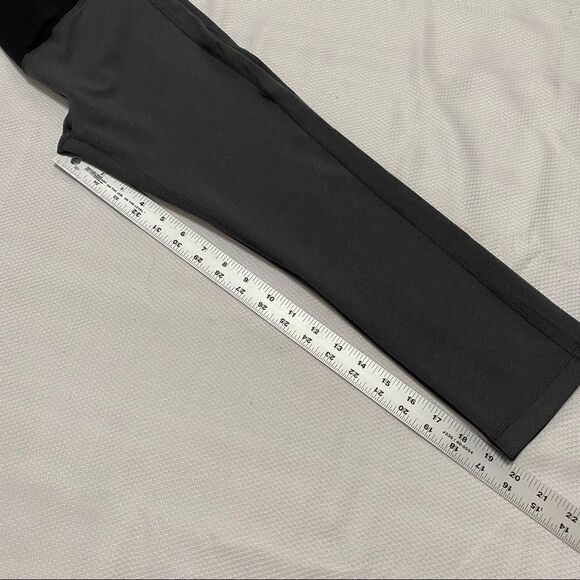 Isabel Maternity Active Capri & Crossover Leggings - Picture 4 of 8